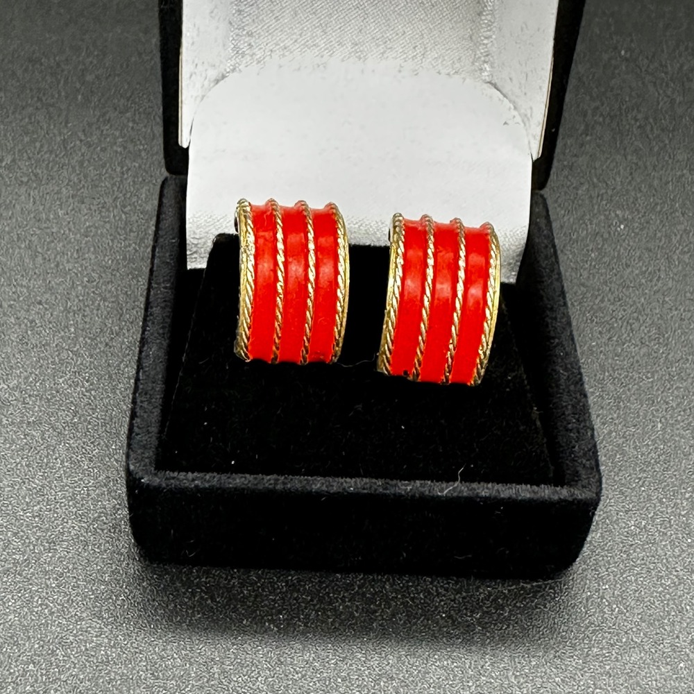 Mimi di N Vintage J Hoop Clip On Earrings Red Enamel Gold Tone Wide OS